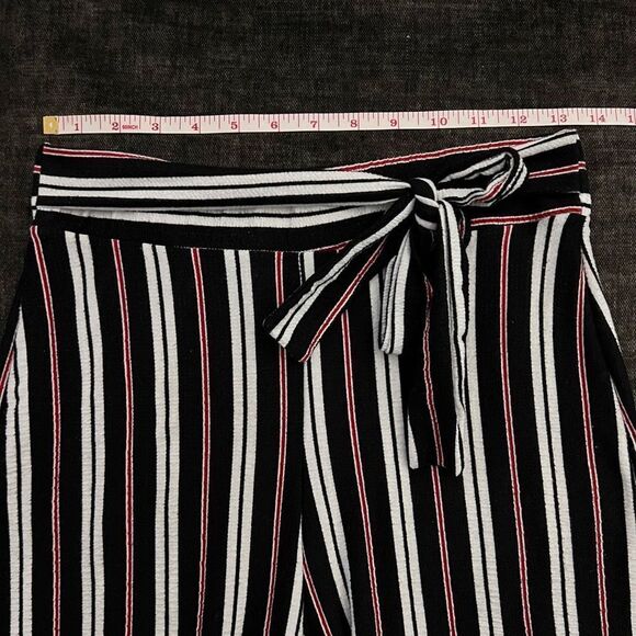 Pull&Bear Belted Striped Pull-On Gaucho Pants - Picture 6 of 10